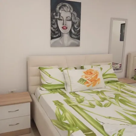 Durres Beach Rooms *