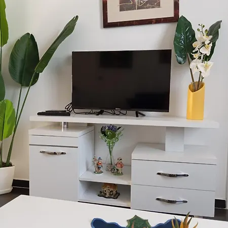 Durres Beach Rooms * Dıraç