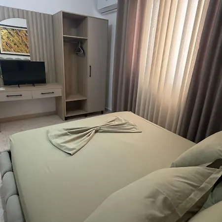 Durres Beach Rooms *